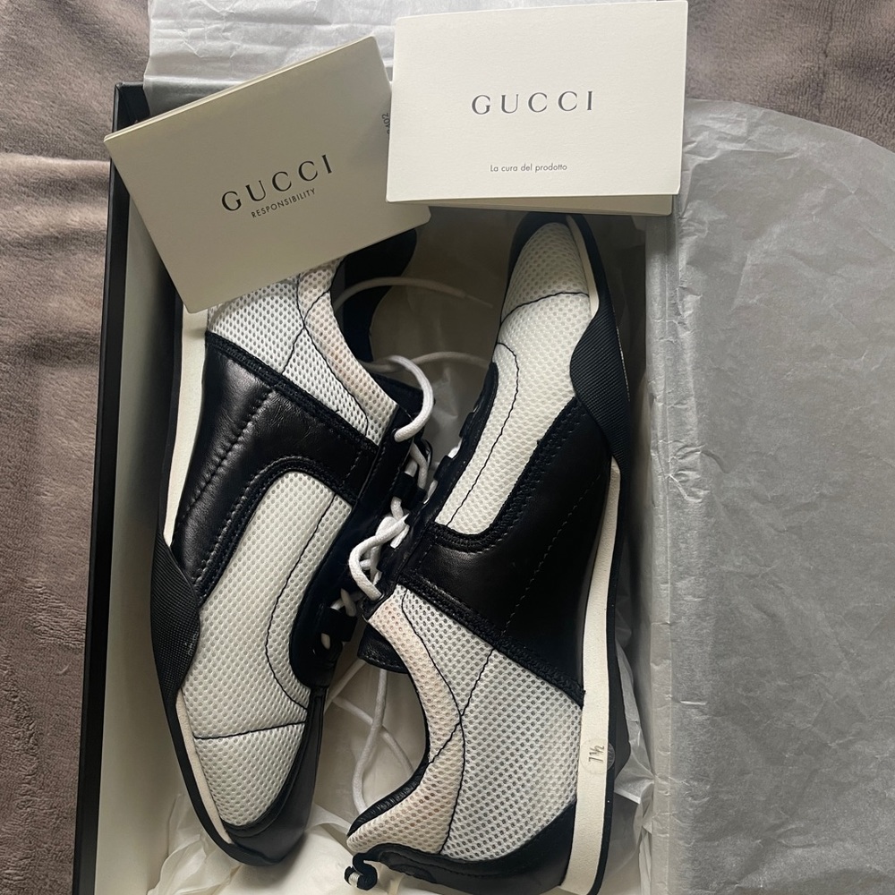 Gucci size 7.5 shoe